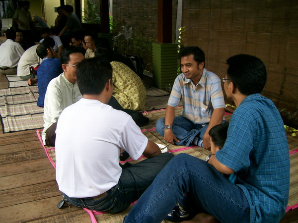 Bercengkrama dan Networking
