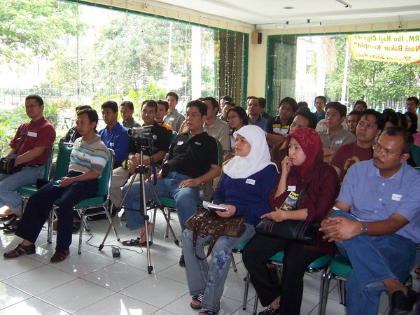 Seminar: Kalau Mau Kaya, Jangan Takut Ngutang