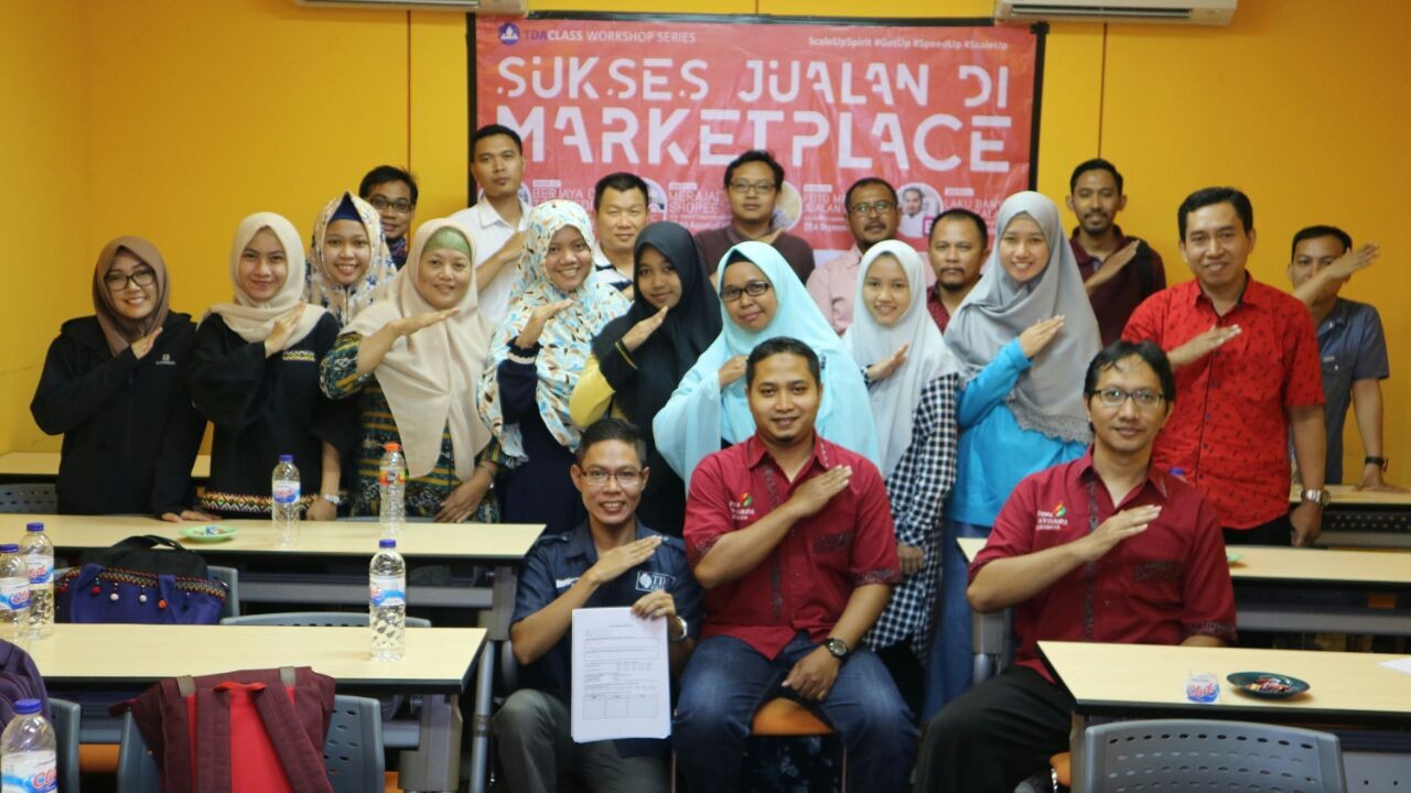 TDA Class Surabaya – Workshop Series "Sukses Jualan di Marketplace: Laku Banyak di Bukalapak" by Ade Fyrman